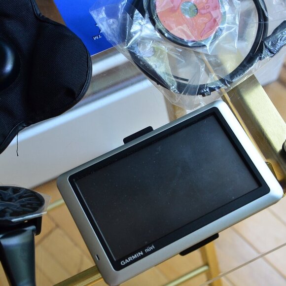 Garmin Nuvi 660 GPS BUNDLE - Picture 7 of 9